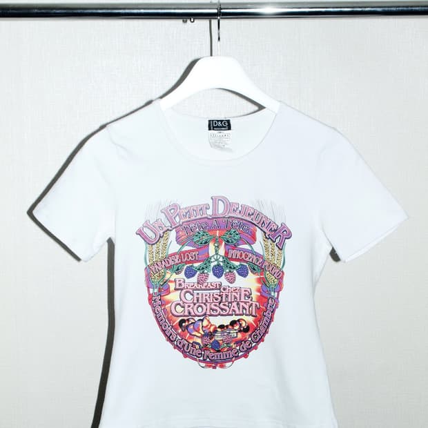 "Un Petit Dejeuner" T-shirts