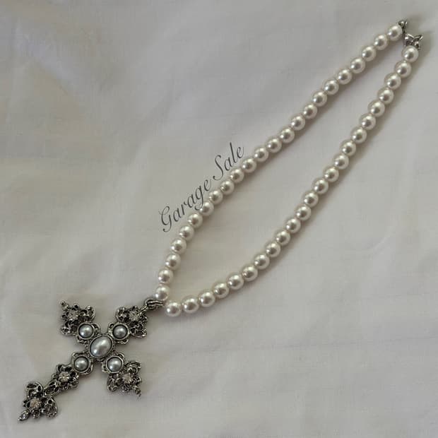 Gothic Pearl Cross Choker
