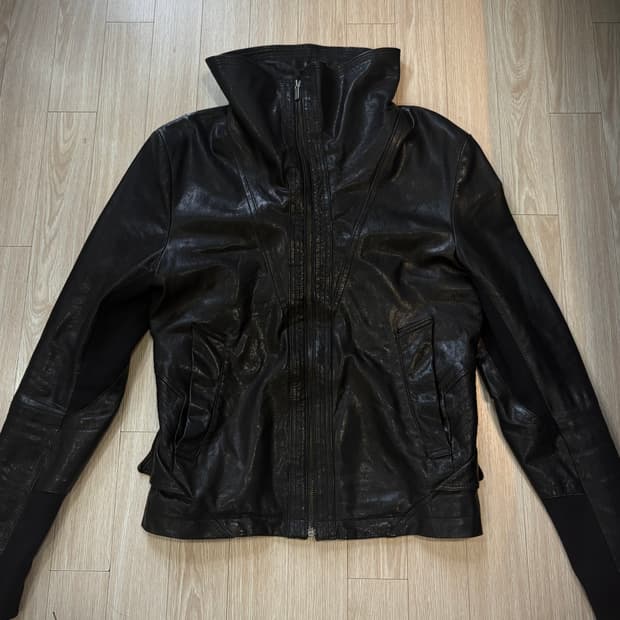 코데즈컴바인 하이넥 렘스킨 레더자켓