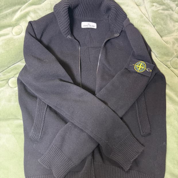 스톤아일랜드 울 니트집업