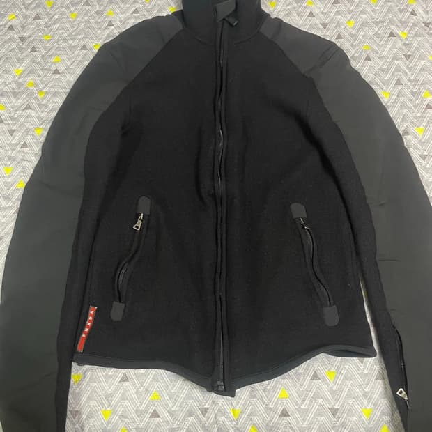 프라다 스포츠 니트집업 