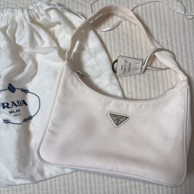 프라다 리나일론 호보백 화이트