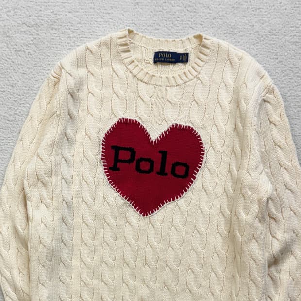폴로 하트 니트