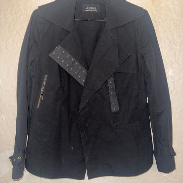 “4298 SHIZUKA KOMURO” studded jacket