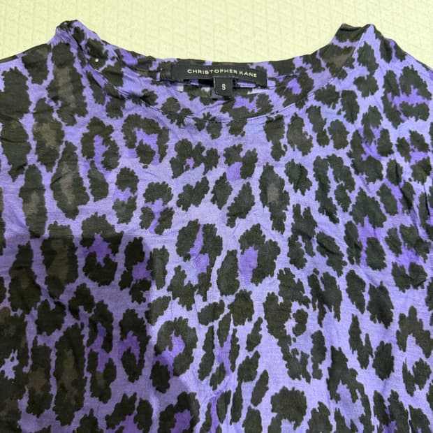 크리스토퍼케인 레오파드 퍼플 티셔츠