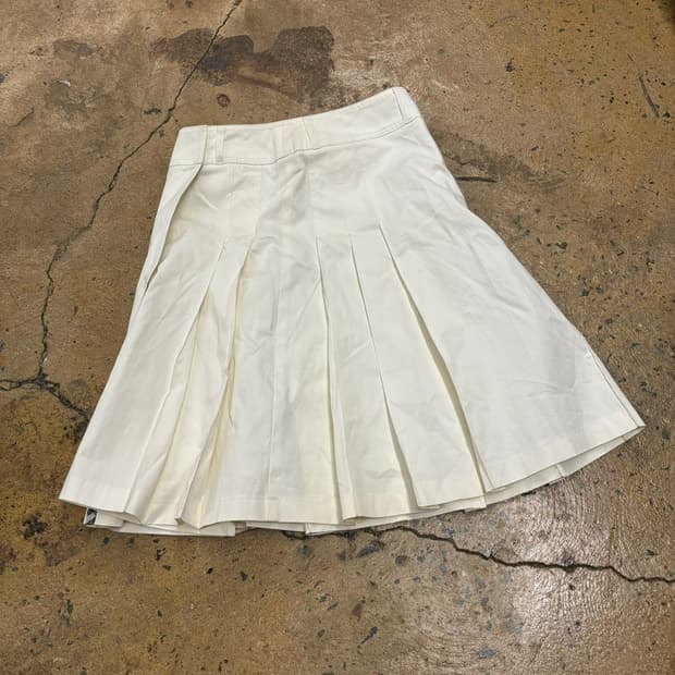 [정품/38] 버버리 화이트 플리츠 미디 스커트