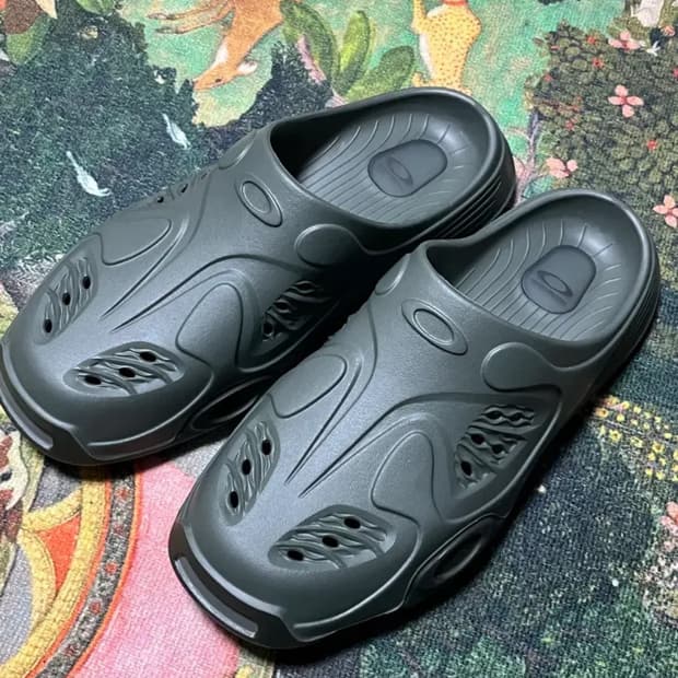 오클리 팩토리 팀 파구로 슬라이드 275