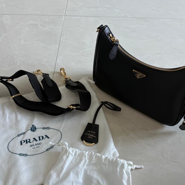 프라다 리에디션 2005 가죽 숄더백 사피아노 호보백