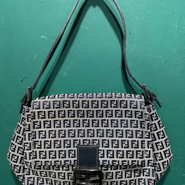 펜디 바게트백 그레이