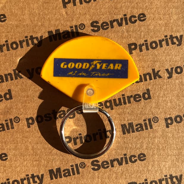 90s vtg Goodyear Keyring