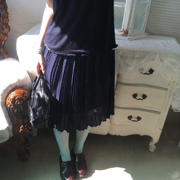 얼스뮤직 네이비 도트 플리츠 스커트