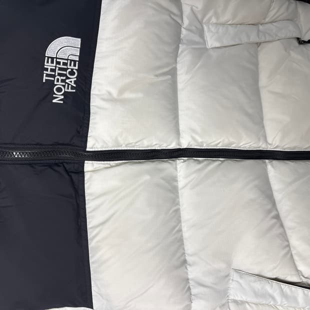 노스페이스 눕시 화이트 패딩