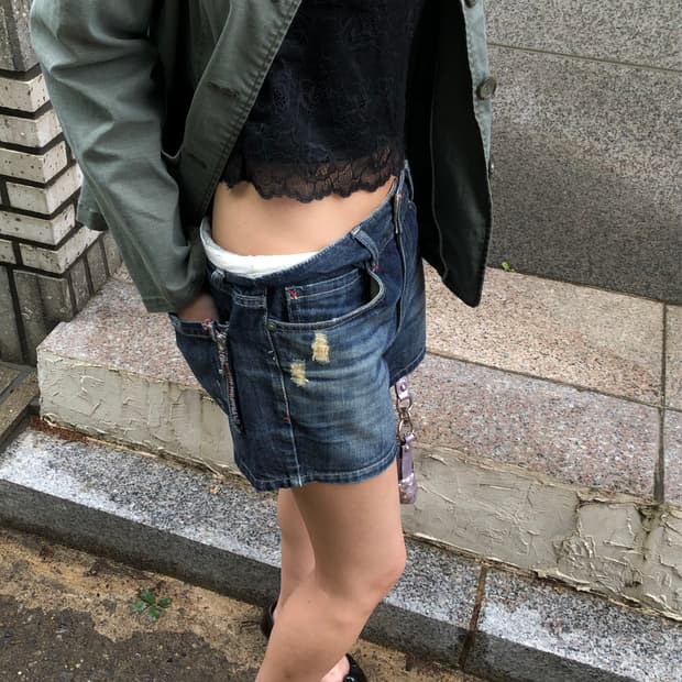 zip-pocket denim shorts