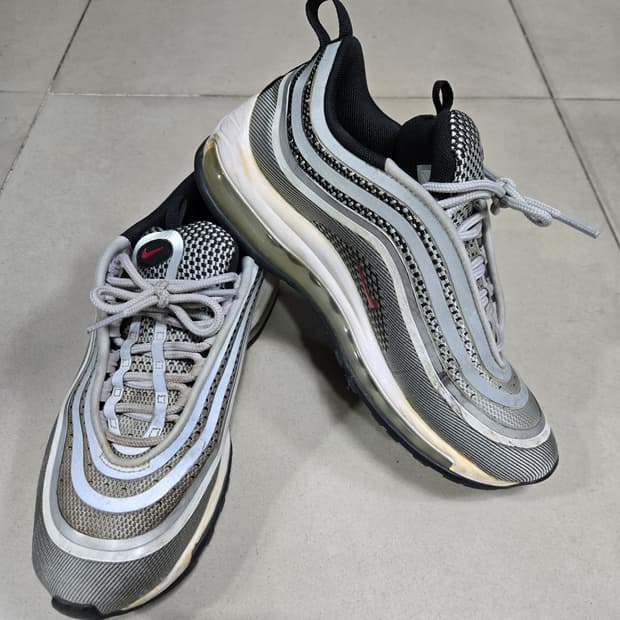 나이키 에어맥스97 울트라17 메탈릭 실버 240mm