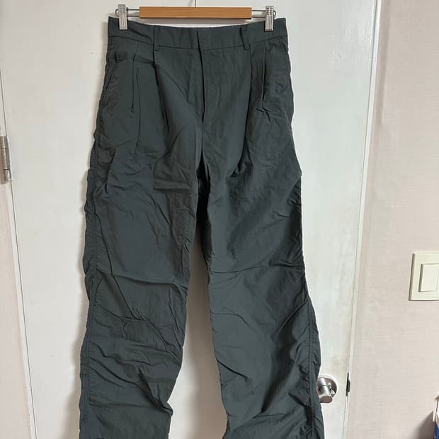 파브레가 셔링 나일론 팬츠