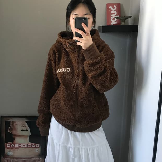 게스 자수로고 브라운 플리스 후드집업