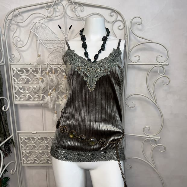 Ash khaki fairy lace velvet pleats 슬리브리스