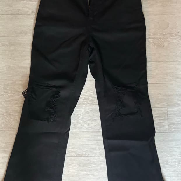 블랙 데미지 부츠컷 팬츠