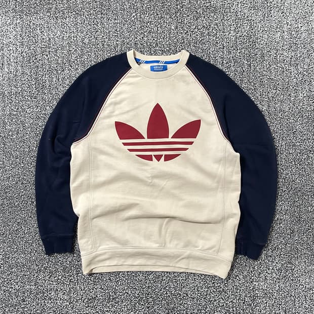 빈티지9. 아디다스 오리지널스 트레포일 로고 맨투맨 네이비 레드 Y2K