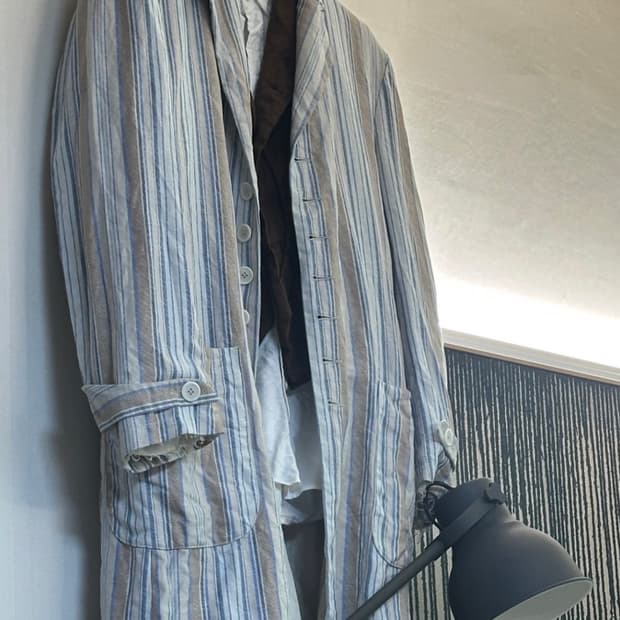 투빌더스 하우스 컬렉션 라인 린넨 스트라이프 코트