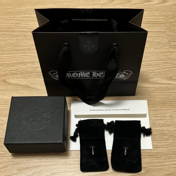 크롬하츠 CH 플러스 스터드 이어링 [ OS ]