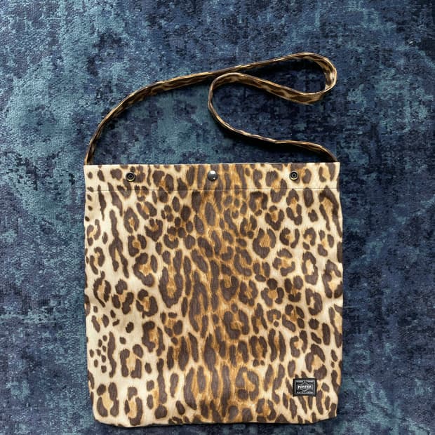 포터 85주년 레오파드 숄더백