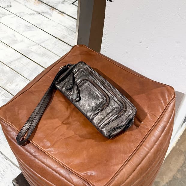 지방시 메탈릭 투 포켓 클러치