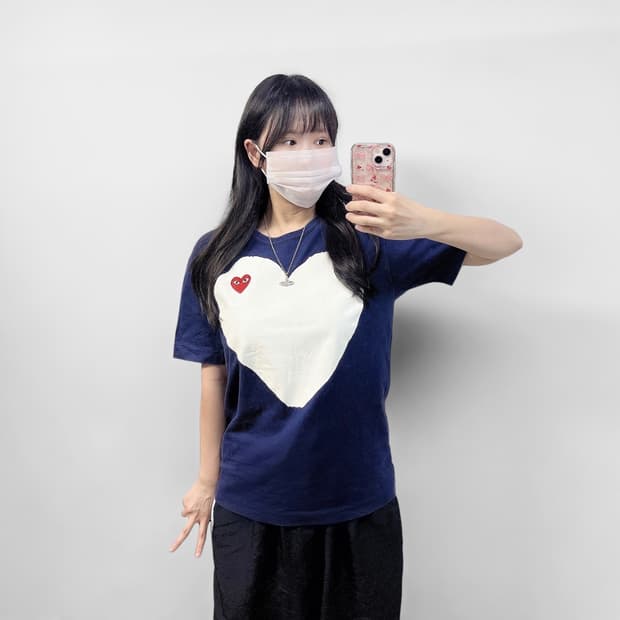 꼼데가르송 플레이 하트 반팔 티셔츠 네이비