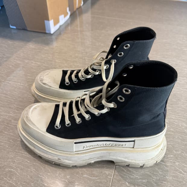 알렉산더맥퀸 트레드슬릭 42