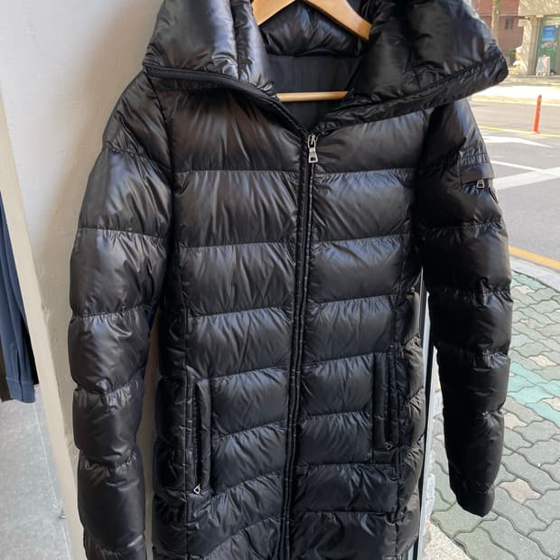 38사이즈/ 프라다 삼각로고 하이넥 롱패딩