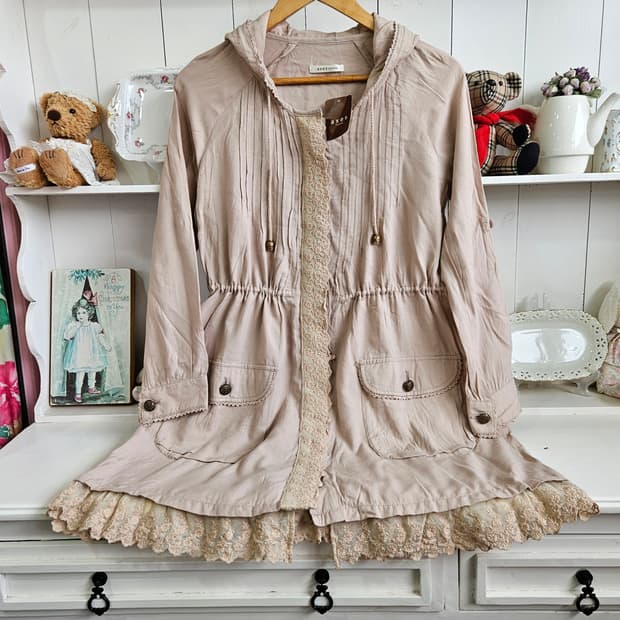 엑시즈팜(Axes Femme) 레이스 레이어드 후드 코트