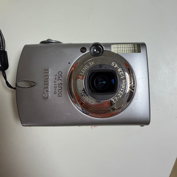 캐논 익서스750 디지털 카메라