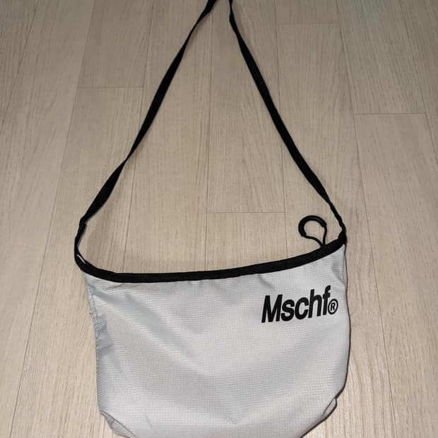 상태 좋아요) 미스치프 나일론 크로스 미니백 그레이