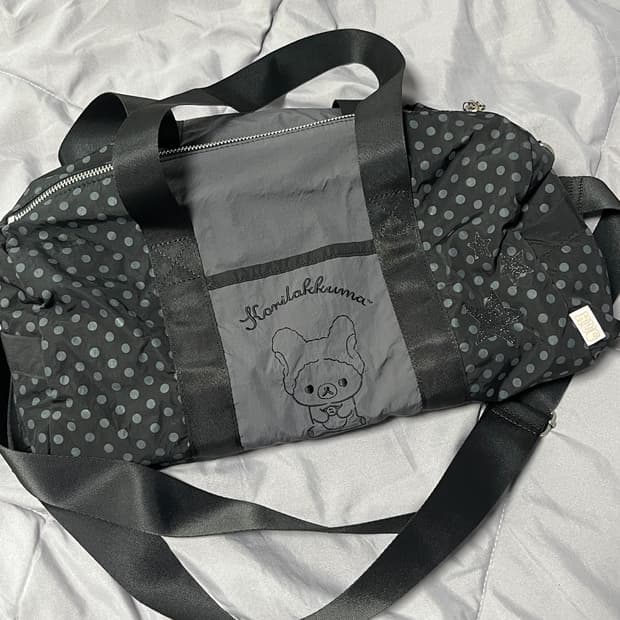 허그유어스킨 코리락쿠마 더플백 블랙