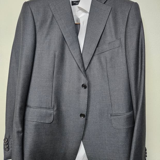 바톤 권오수 정장/비탈레 바베리스 까노니코 정장 m