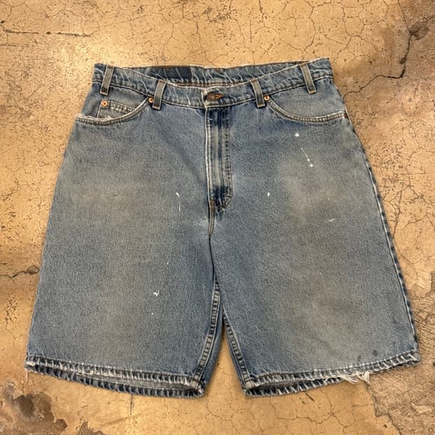 90s USA Levi’s 560 denim shorts (36)
