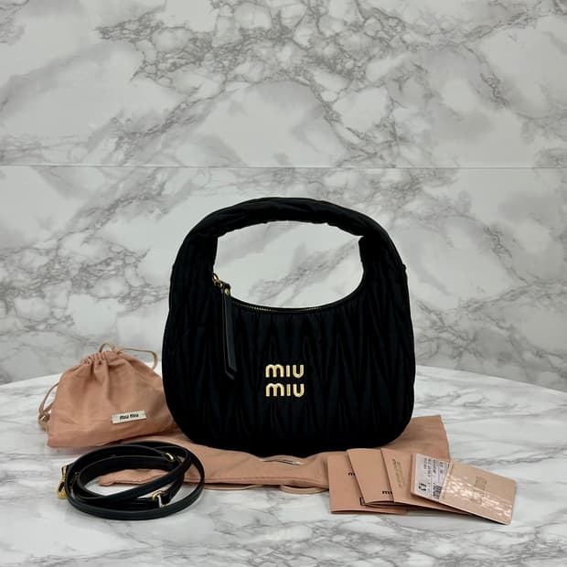 [새상품급/풀구성] 미우미우 완더 마틀라세 사틴 미니 호보백