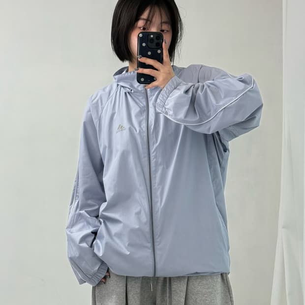 아디다스 시나모롤 오버핏 바람막이