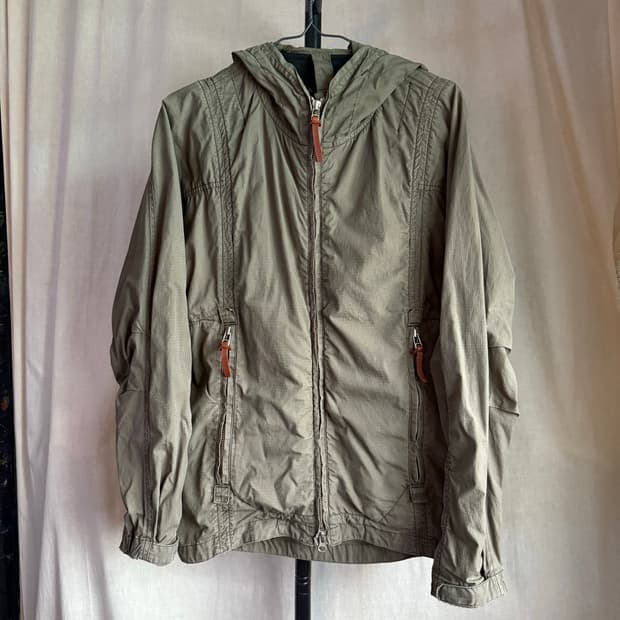 R. NEWBOLD hood parker