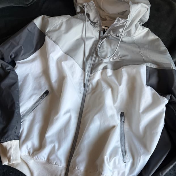 나이키 윈드러너 화이트 그레이 바람막이