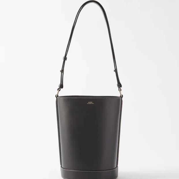 A.P.C 버킷백 블랙