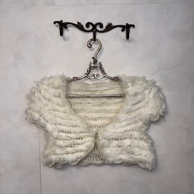 White rabbit fur trimming crop bolero cd