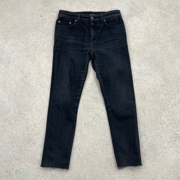 생로랑 16SS 밑단 디스 블랙 데님 슬림진