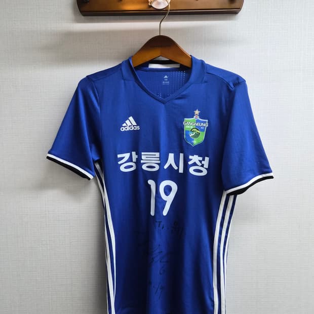 100) 아디다스 FC 강릉시청 15/16 유니폼 팝니다