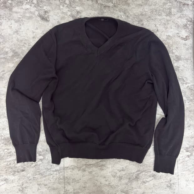 ee 브이넥니트 m사이즈