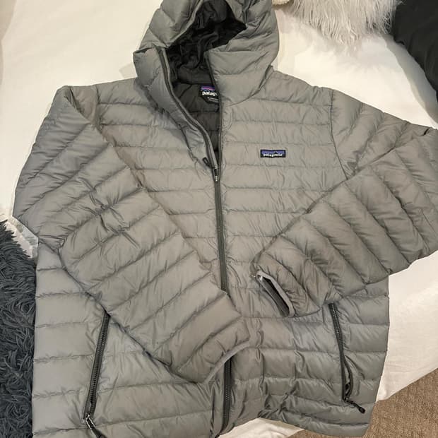 파타고니아 멘즈 후드 경량패딩 그레이