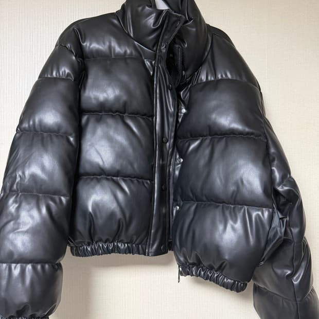 빈티지 크롭 레더 숏 패딩 유광 블랙