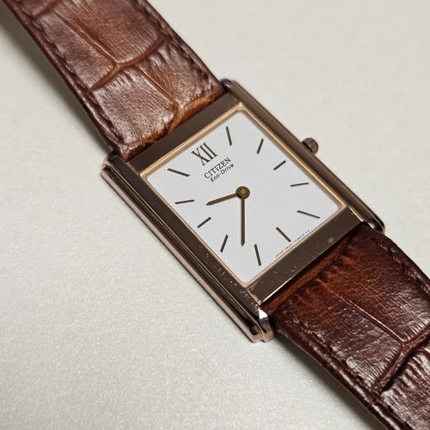 빈티지 시티즌 탱크 에코드라이브 사각 가죽 시계