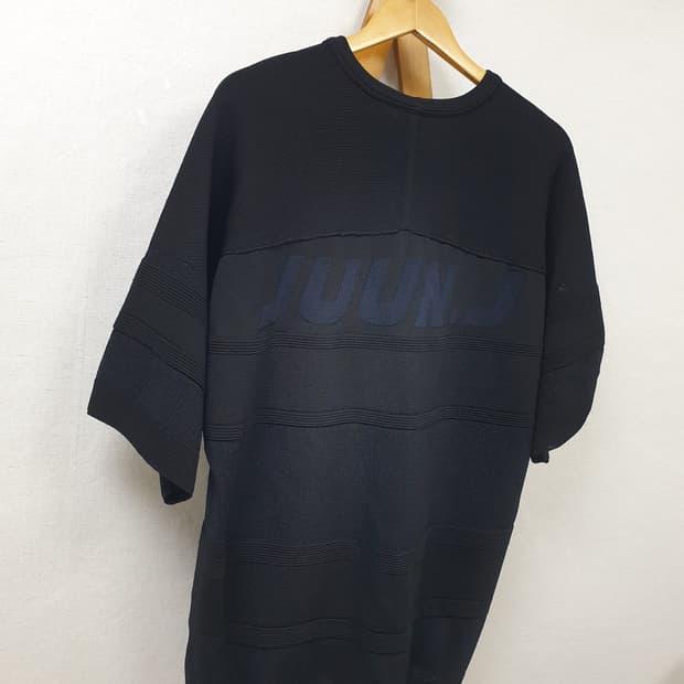 [s/105] JUUN.J 준지 백로고 블랙 반팔 니트