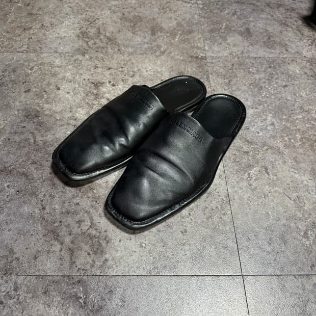 발렌시아가 코지 뮬 슬리퍼 43